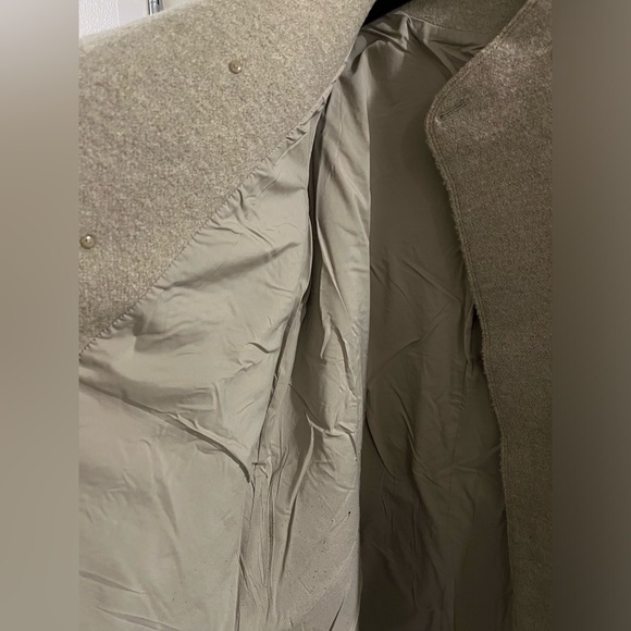 100% Wool Thick Coat - Picture 4 of 4